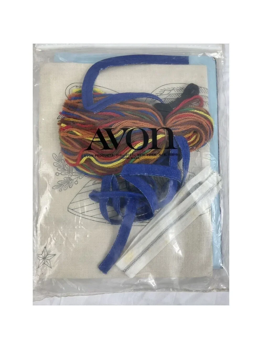 Avon Creative Needelcraft Crewel Embroidery Kit American Eagle Pillow